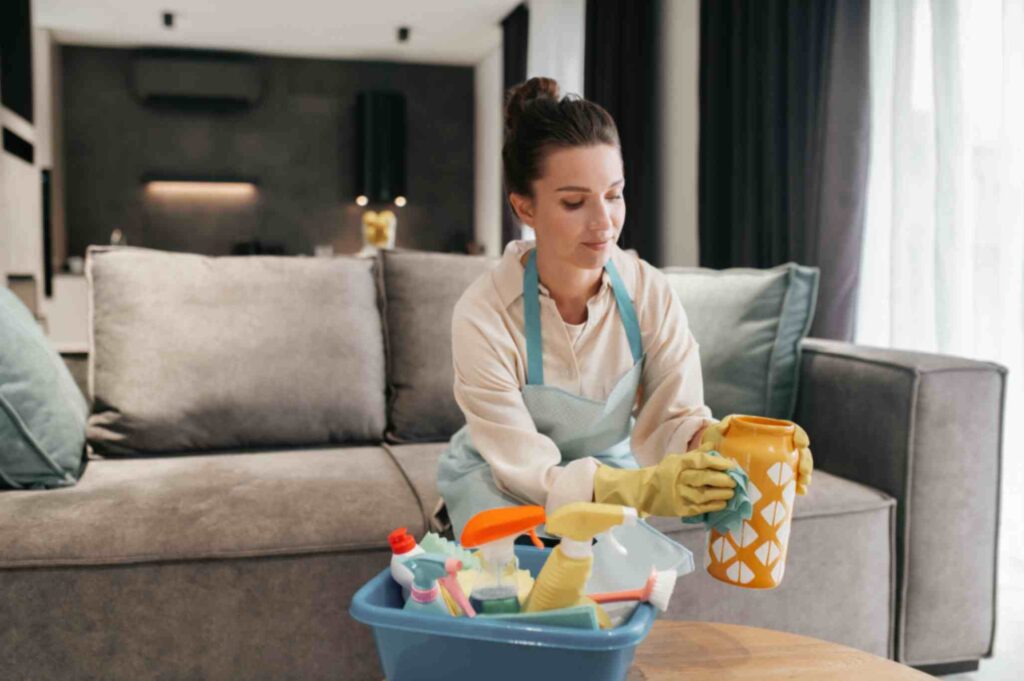 Why Hiring a Professional Commercial Cleaning Company in Oxford Saves Your Business Time and Money-1